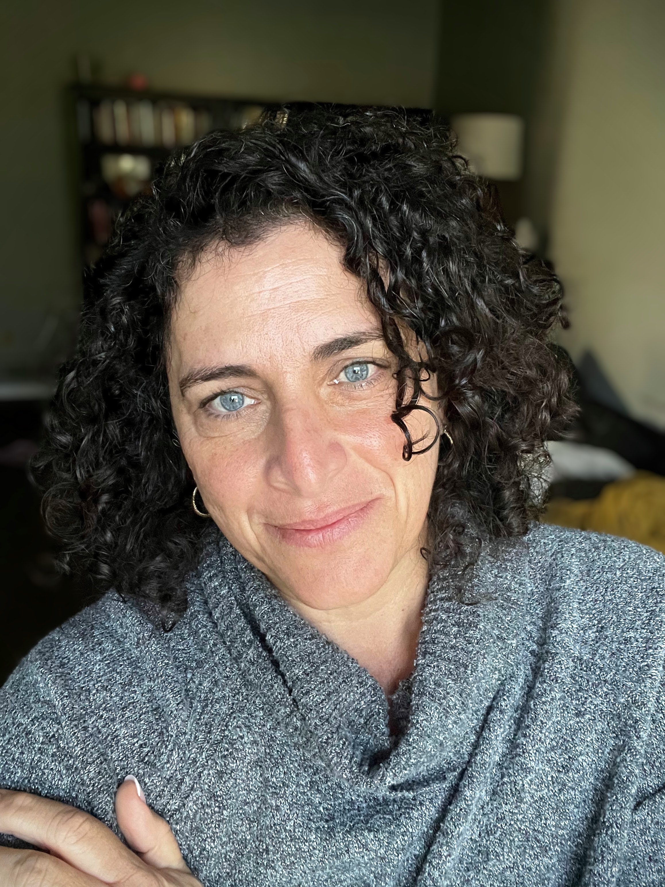 Asnat, certified birth and postpartum doula in Burlington, Ontario
